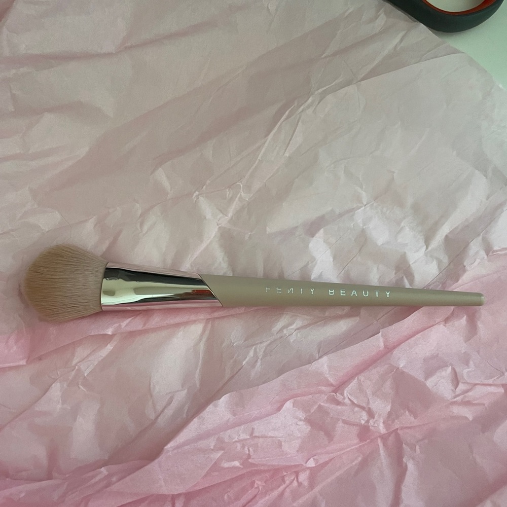 Fenty Beauty Bronzer Brush
